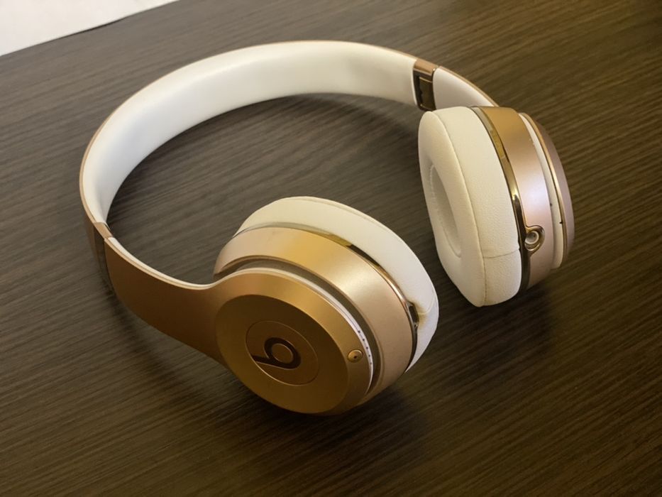 special edition gold beats solo 3 wireless